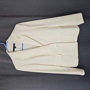Anne Klien off white size 8 suit coat